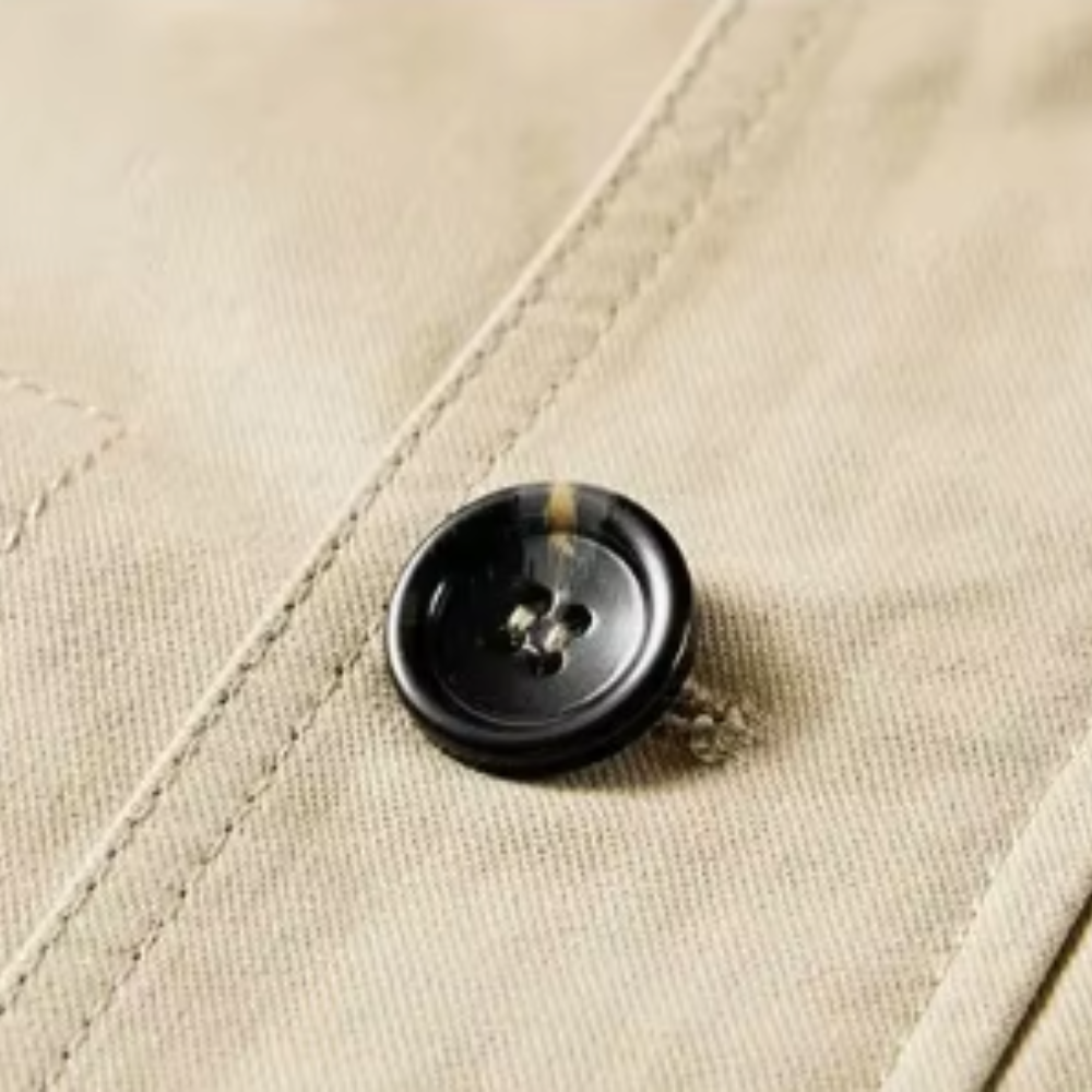 Elegant jacket with multiple pockets