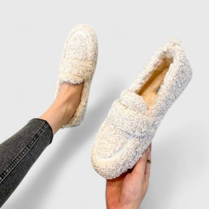 Ruby | Warm Slippers with Elegant Design