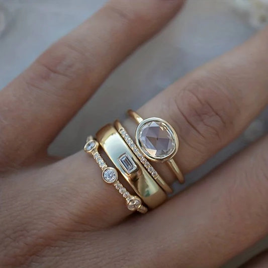 Isla - Gold & Zirconia Ring Set